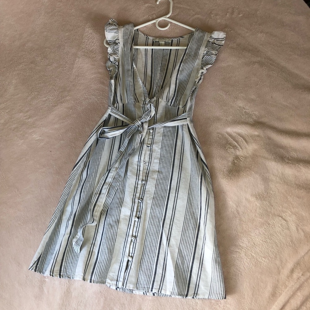 Pretty Deep V-Line Sundress